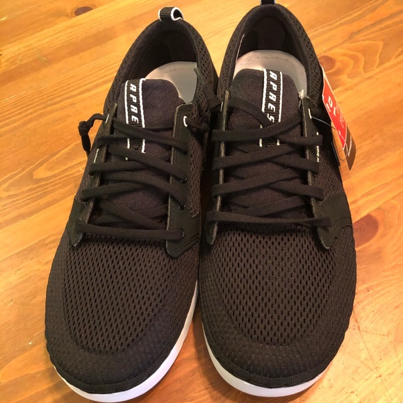 new balance apres black